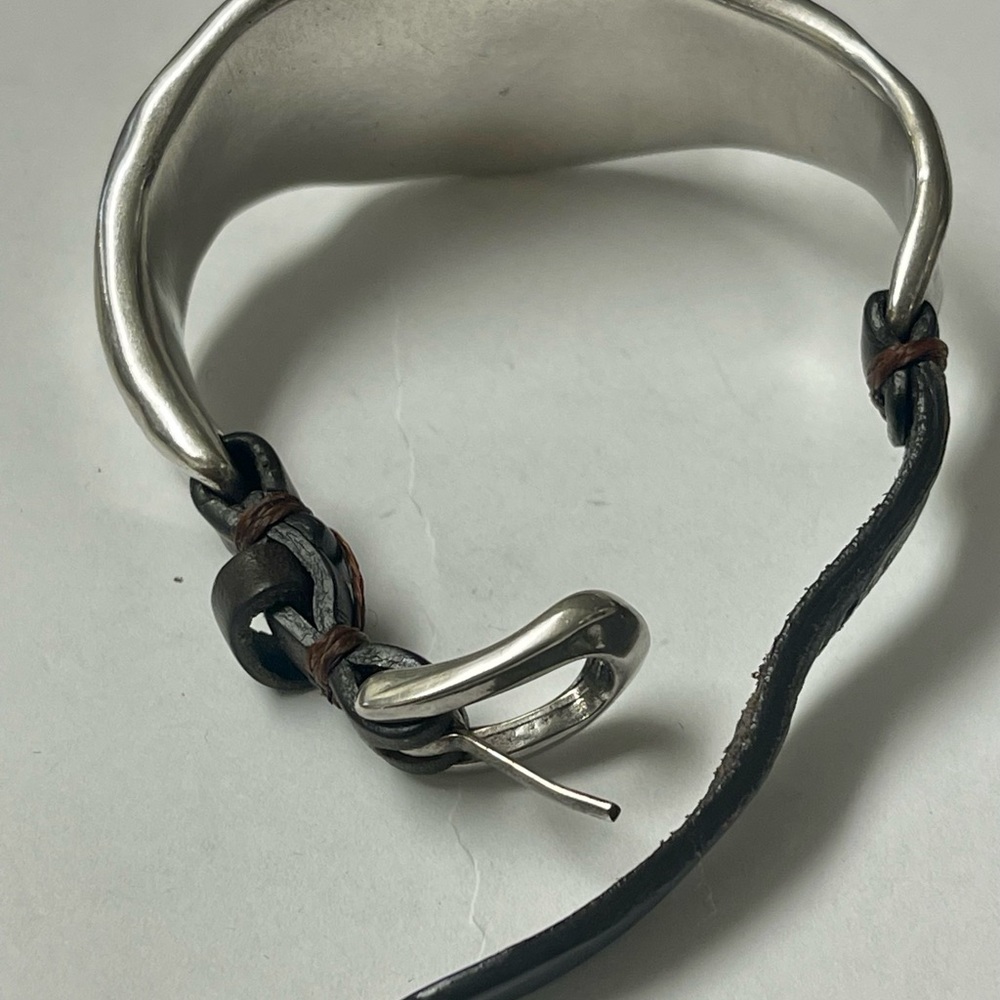Uno de 50 Smoky Swarovski Crystal "Awesome" Statement Bracelet - Picture 9 of 10